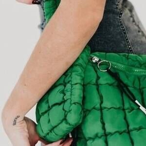 NEW PRETTY SIMPLE women;s rylyn mini puffer bag charm in emerald green